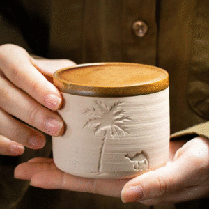 كوب سيراميك محفور بنقشة النخلة والجمل